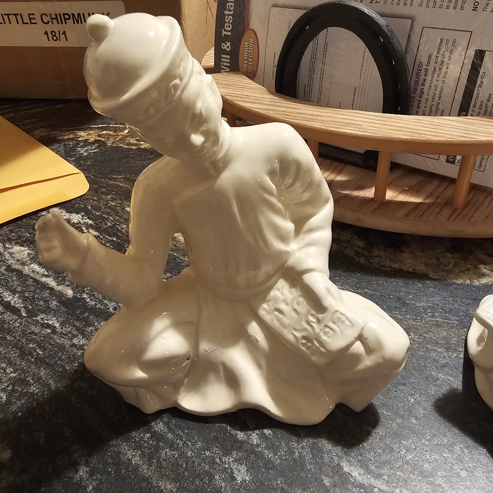 Elegant Cream Ceramic Figurines - Picture 2 of 5